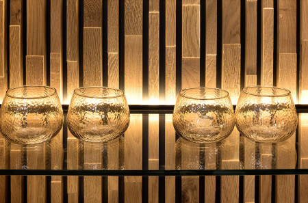 Tölgyfa tálalószekrény ajtókkal és fiókokkal fém lábakkal  - 4