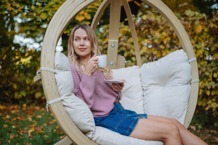 Krémszínű függőszék  - 2