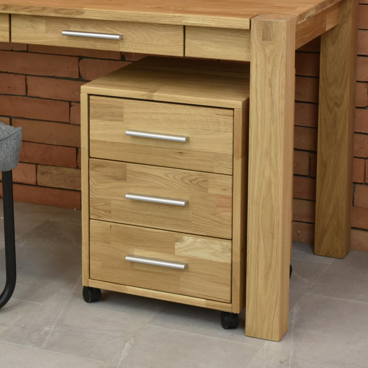 Fa görgős fiókos komód  - 1