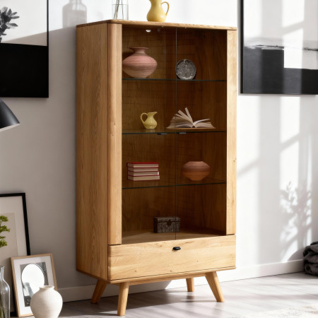 Kétajtós tömörfa vitrin lábakkal  - 0