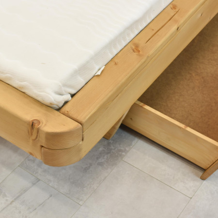 Őszinte fenyőből készült masszív ágy 180 cm  - 12