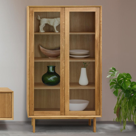 Masivní dvoudveřová vitrina na nožičkách, Oslo II  - 5