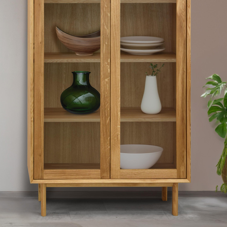 Masivní dvoudveřová vitrina na nožičkách, Oslo II  - 8