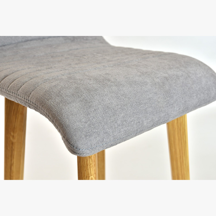 Kárpitozott Arosa székek tölgy lábakkal és York tölgy étkezőasztal