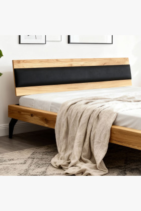 Tölgyfa ágy gerendákból fekete kárpitozással 180 x 200 cm  - 1 2