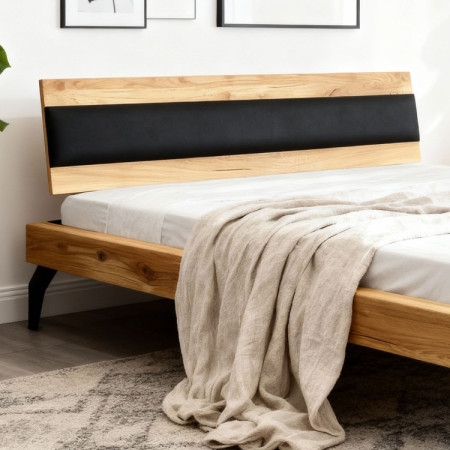 Tölgyfa ágy gerendákból fekete kárpitozással 180 x 200 cm  - 2