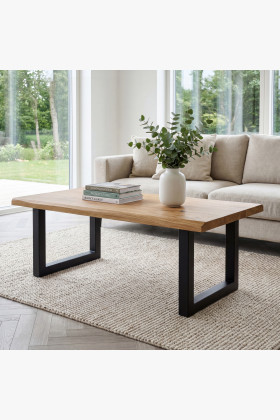 Tömör tölgyfa dohányzóasztal fekete fém lábakkal, modern design