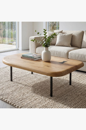 Tömör tölgyfa dohányzóasztal vastag lapos, porfestett acélvázzal