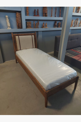 Egyszemélyes ágy 90 × 200 cm – tömör fenyő  - 1 2