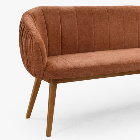 Čalouněná lavice Elba s dubovými nohami v cihlové barvě  - 9