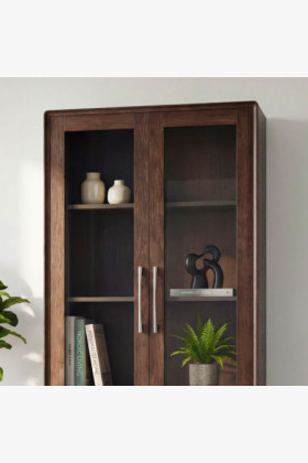 Vitrin üvegajtókkal és fiókkal dió színben 2