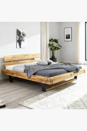 Modern tömör tölgyfa franciaágy 200x200 cm fekete fém lábakkal