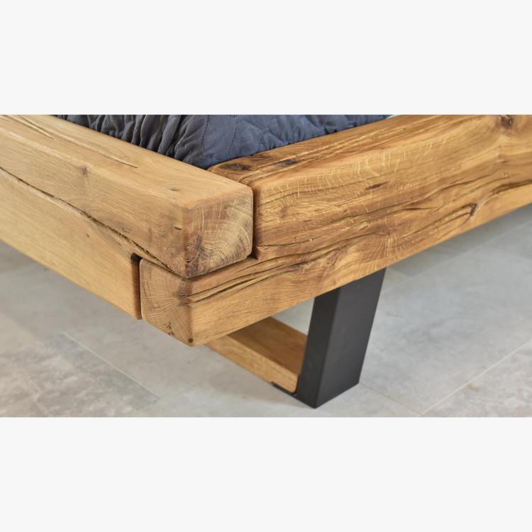 Modern tömör tölgy lábas ágy, Laura 200 x 200 cm