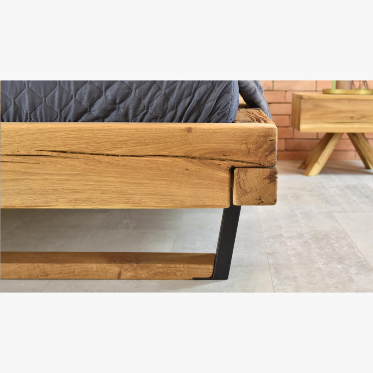 Modern tömör tölgy lábas ágy, Laura 200 x 200 cm