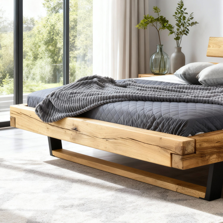 Modern tömör tölgy lábas ágy, Laura 200 x 200 cm