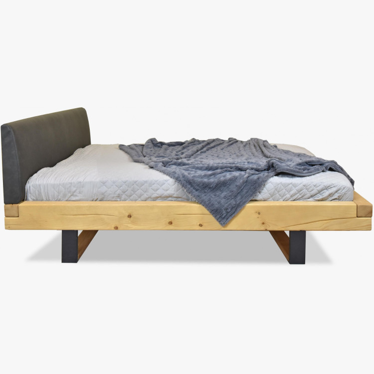 Tömörfa ágy lábakkal, Laura fenyő 200 x 200 cm