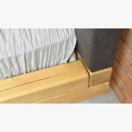 Tömörfa ágy lábakkal, Laura fenyő 200 x 200 cm