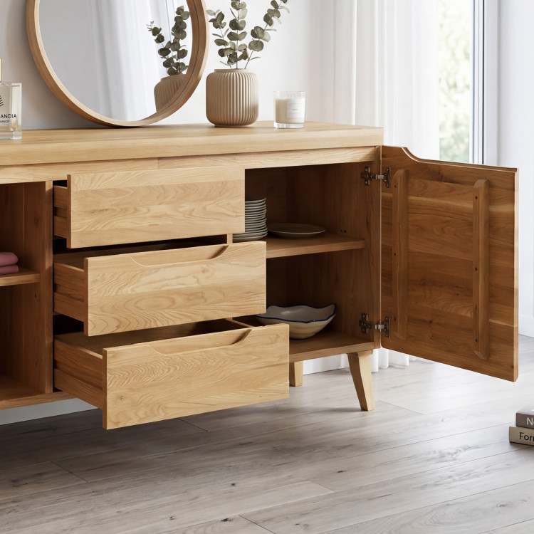 Komód tömör tölgyből lábakon, Praha típus 49