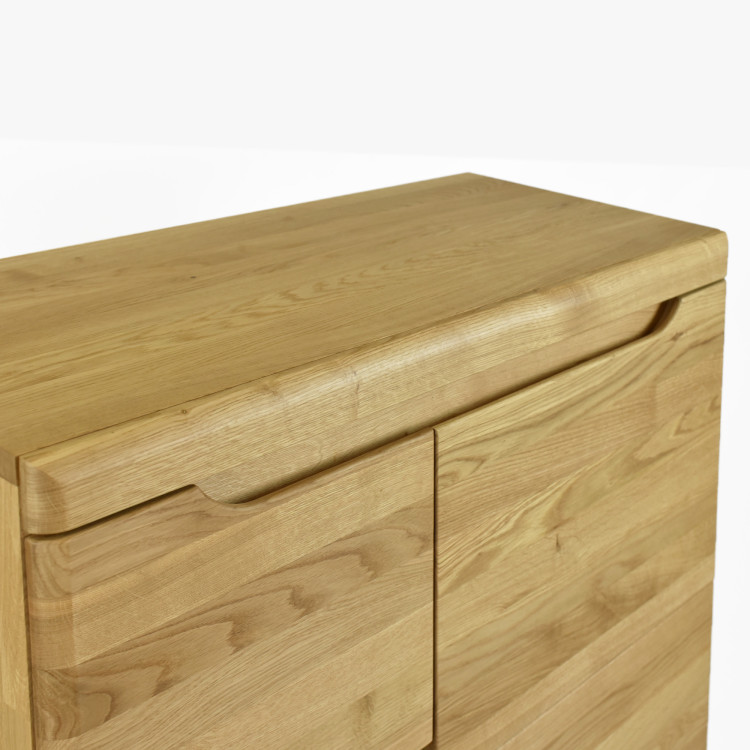 Alacsony vitrineszekrény tölgyfa tömörfából lábakon, Praha típus 45