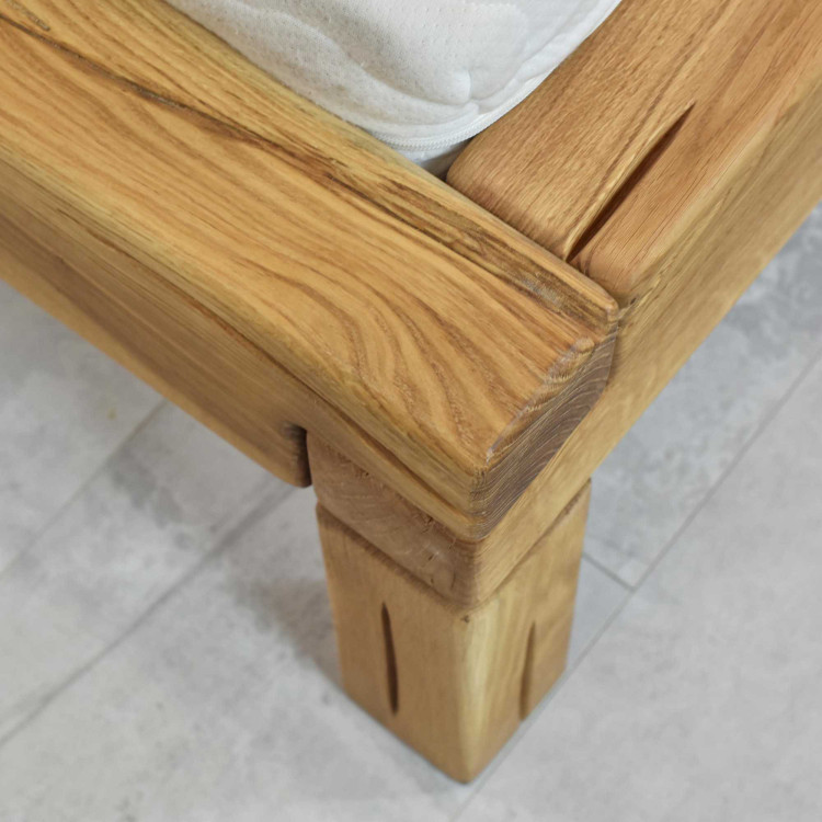 Tömörfa ágy Ernad III 180 x 200 cm