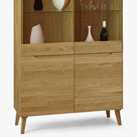 Kétajtós fa vitrin lábakon, Praha 12