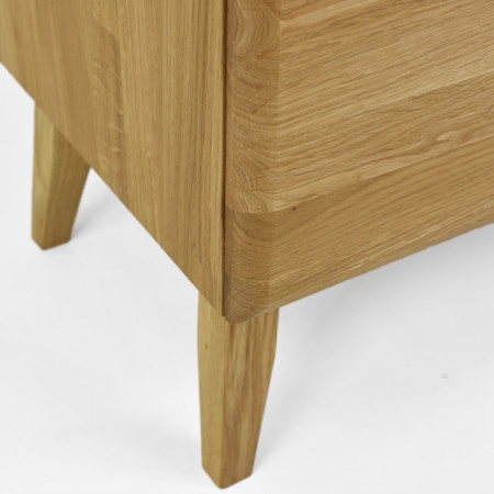 Dub tömörfa nappali fal Praha - lábakon