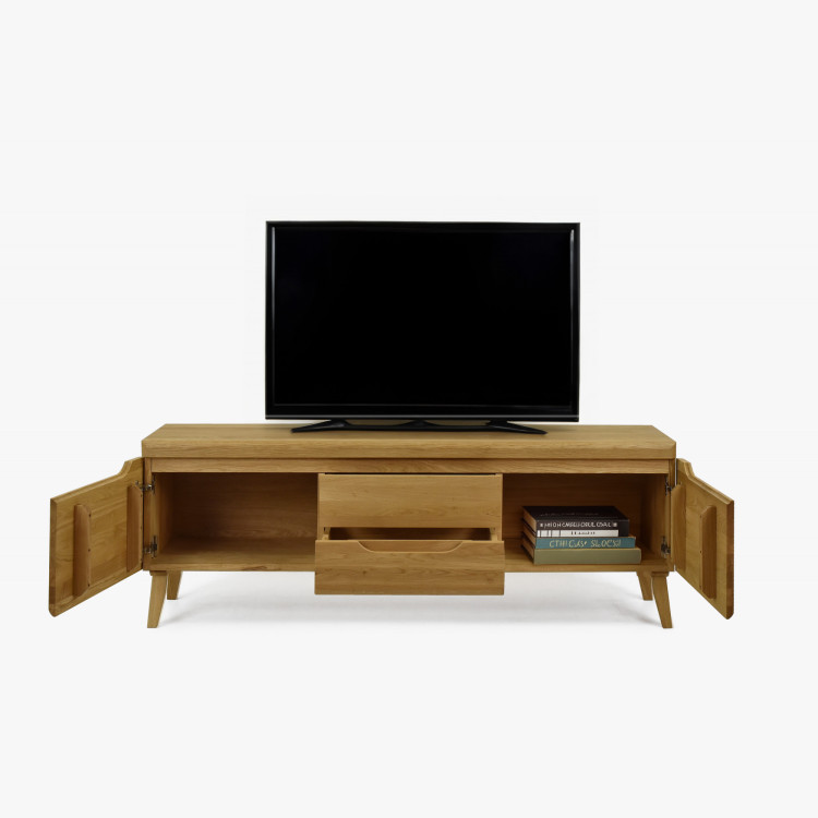 Dub tömörfa nappali fal Praha - lábakon