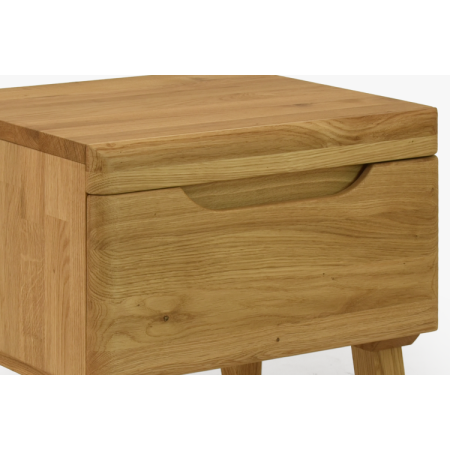 Éjjeli szekrény tölgy lábakkal, Praha