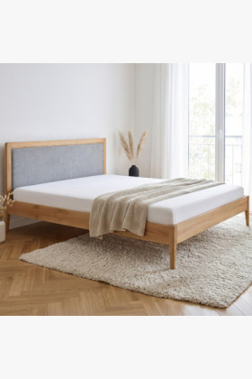 Tömör tölgy franciaágy 180x200 cm, szürke kárpitozott fejtámla