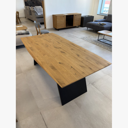 Étkezőasztal fekete fém lábakkal, 200 x 100 cm - outlet