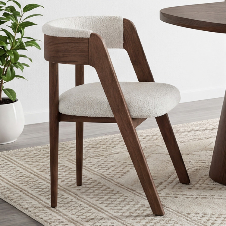 Luxusos tölgyfa fotel dió színben, krém szövet