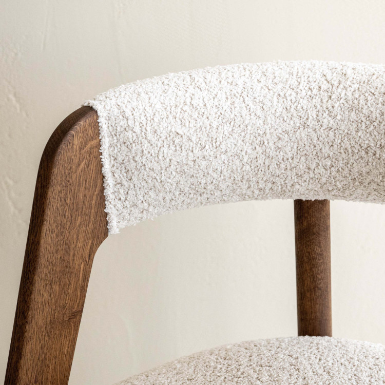 Luxusos tölgyfa fotel dió színben, krém szövet