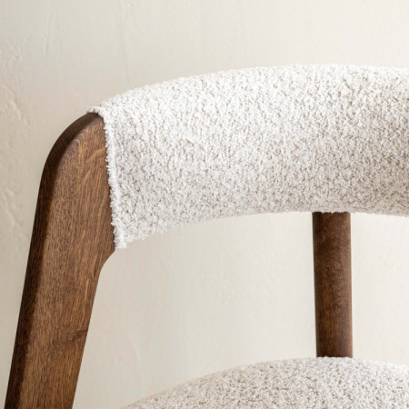 Luxusos tölgyfa fotel dió színben, krém szövet