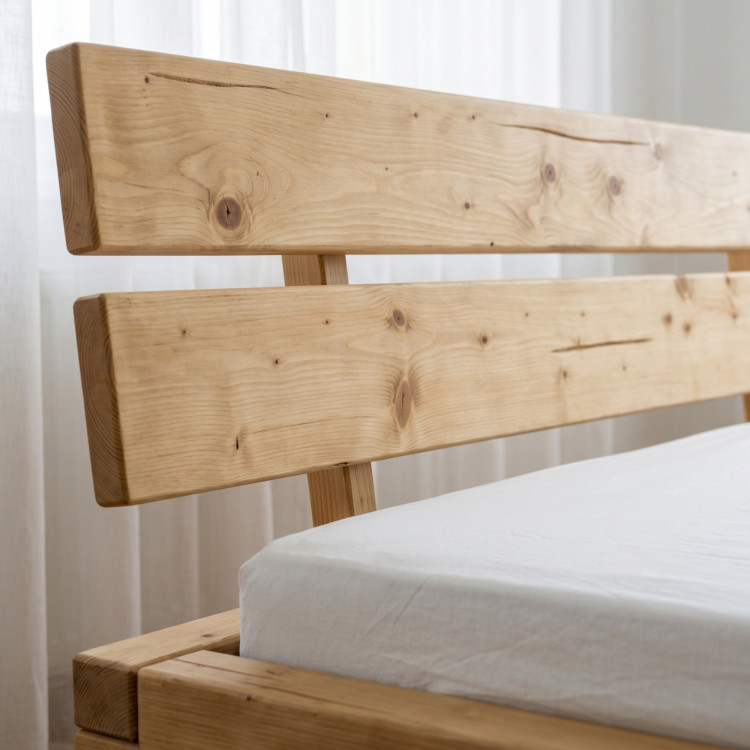 Tömör fenyő ágy 180 × 200 cm - Lienka