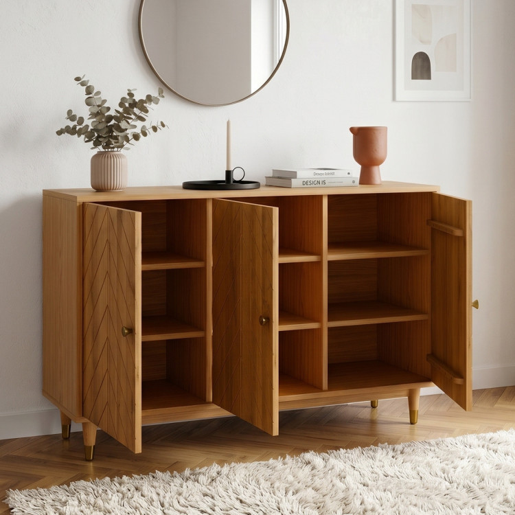 Tölgy komód ajtókkal 139 cm – luxus tömörfa komód halszálkamintás marással