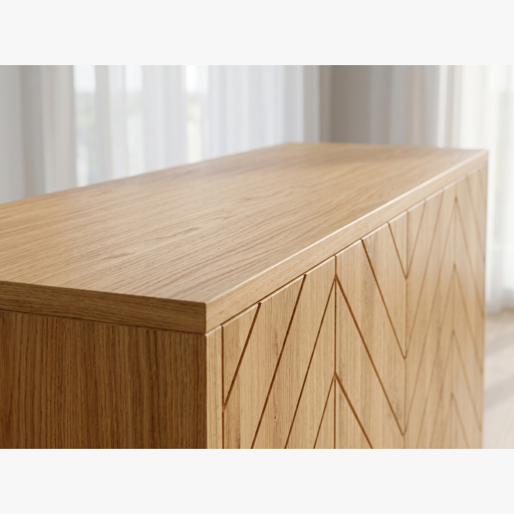 Tölgy komód ajtókkal 139 cm – luxus tömörfa komód halszálkamintás marással