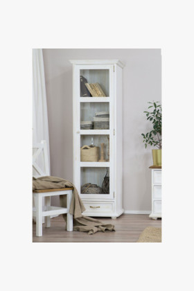 Provence stílusú egyszárnyú fenyő vitrinszekrény porcelán