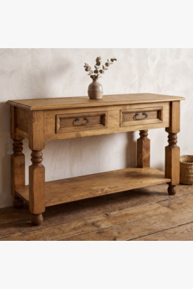 Kis asztal az étkezőbe