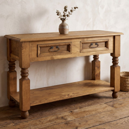 Kis asztal az étkezőbe