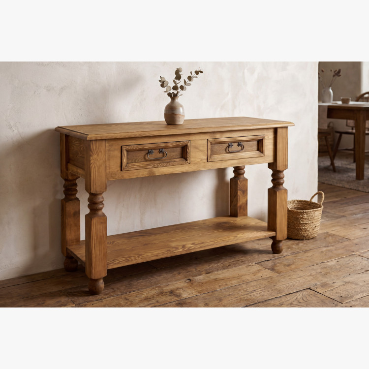 Kis asztal az étkezőbe