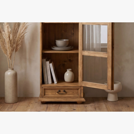 Vitrin rusztikus stílusban