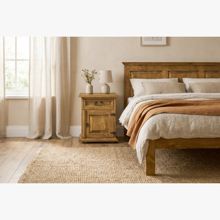 Éjjeliszekrény vidéki stílusban