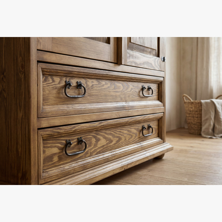 Magas komód hálószobába