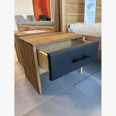 Outlet tölgy tömörfa éjjeliszekrény 50 cm