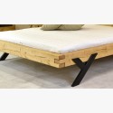 Stílusos tömörfa ágy, acél lábak Y alakban, 160 x 200 cm  - 7