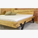 Stílusos tömörfa ágy, acél lábak Y alakban, 160 x 200 cm  - 11