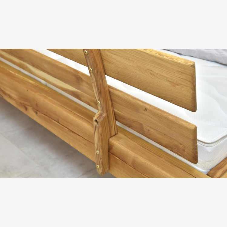 Modern ágy tömör tölgyfából - fém lábak, Laura 160 x 200 , Fa ágyak