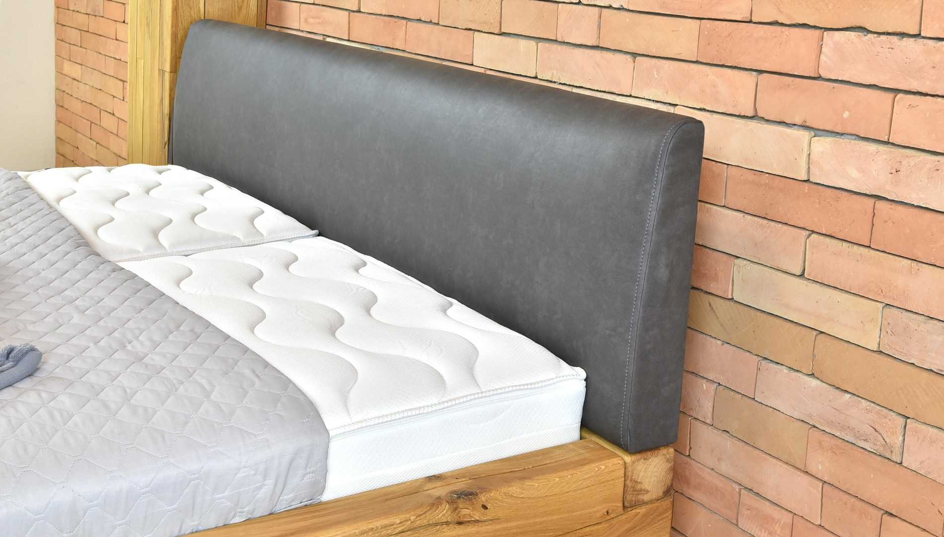 Modern tömörfa ágy, acél lábak Y alakban, 160 vagy 180 cm